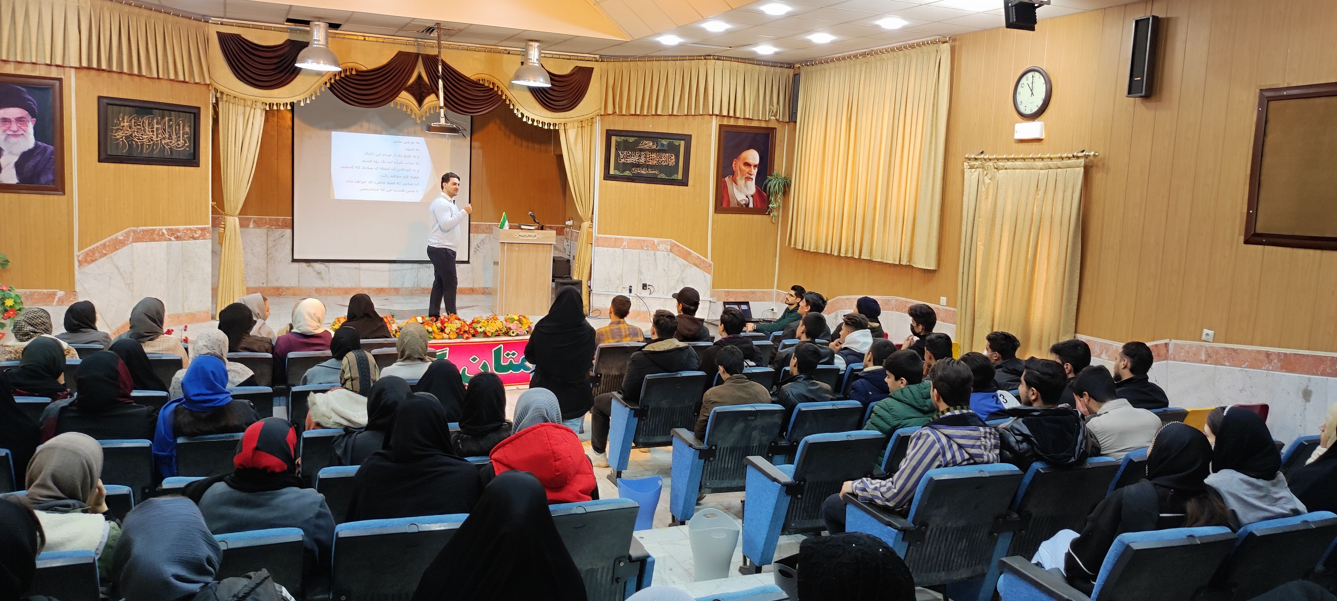 برگزاری همایش رتبه آفرینان برتر مؤسسه کاج در کانون سمیه شیروان