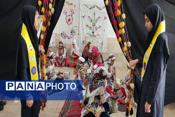 اجلاس استانی ویژه مدیران دبیرستان‌های نمونه دولتی و شبانه‌روزی استان خراسان رضوی در دبیرستان دخترانه شهید مجید دهنوی