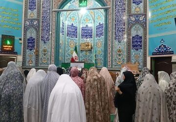 استقبال پرشور دانش‌آموزان شهریاری از آیین معنوی اعتکاف