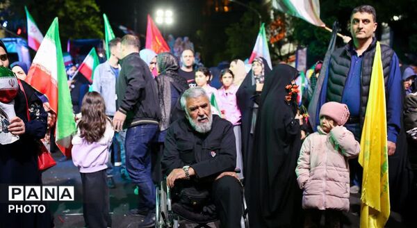 جشن تکلیف دختران در خیابان بیت رهبری در دهه کرامت