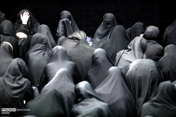 عزاداری دهه اول محرم در تکیه سادات اخوی