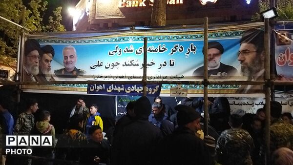 گذری بر فعالیت موکب گروه جهادی بسیج شهدای آهوار در مراسم چهلم رهبر شهید و شهدای میناب 