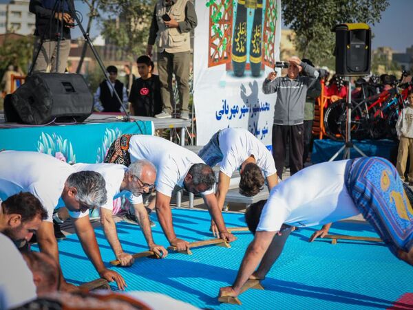 همایش پیاده‌روی خانوادگی در محمدشهر کرج 