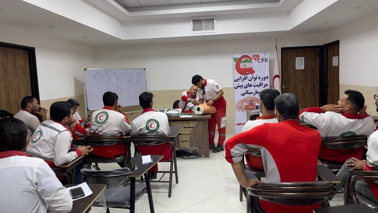 دوره بازآموزی و توان‌افزایی مراقبت‌های پیش‌بیمارستانی نجاتگران هلال‌احمر