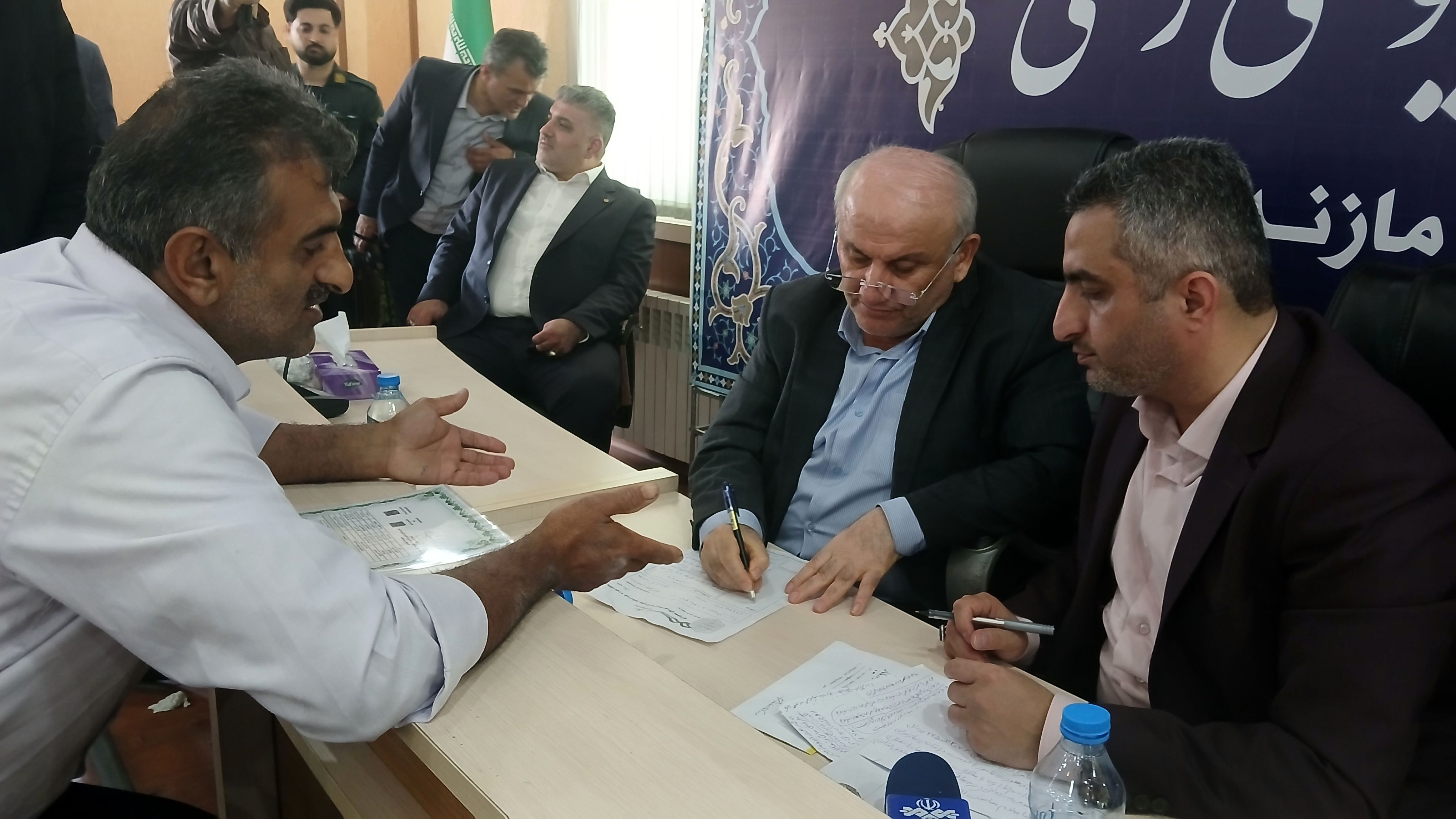 ملاقات مردمی استاندار مازندران با شهروندان محمودآباد