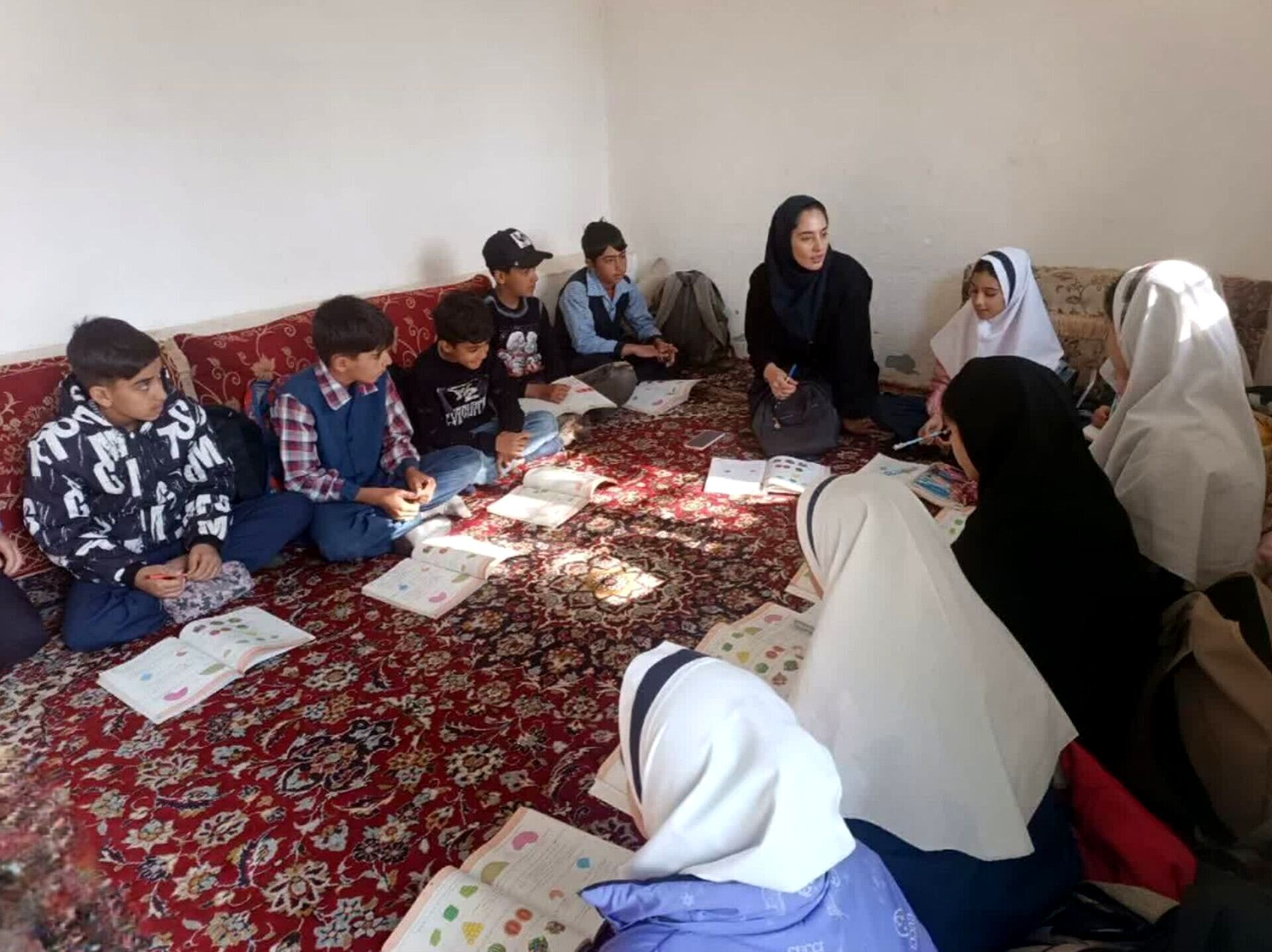 تدریس در روستای شان‌آباد، فراتر از یک شغل، یک رسالت است