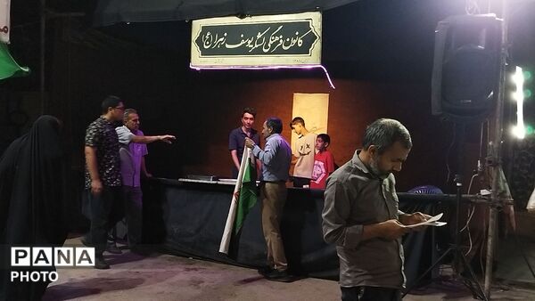 گذری بر اجتماع مردمی روبه روی دبیرستان نمونه فاطمه زهرا در نود و چهارمین شب 