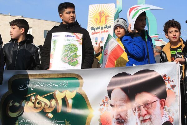 حضور پرشور مردم بهارستانی در راهپیمایی ۲۲ بهمن