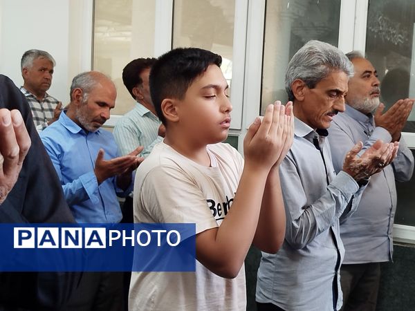 حضور پرشور جوانان و نوجوانان در نماز جمعه کاشمر