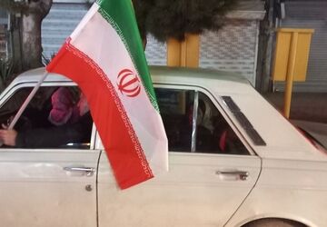 رژه کاروان خودرویی در خیابان امام شهرستان نیشابور