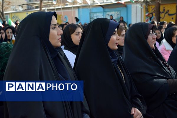 طنین زنگ انقلاب در بهارستان‌دو 