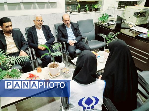 بازدید معاون وزیر و رئیس مرکز اطلاع رسانی و روابط عمومی وزارت آموزش و پرورش از مدرسه ماندگار سعادت بوشهر