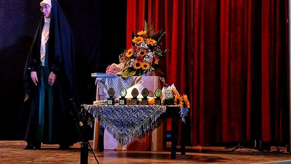 نمایش «مرا مهدی بخوانید» در فرهنگسرای امام علی(ع) هشتگرد به روی صحنه رفت