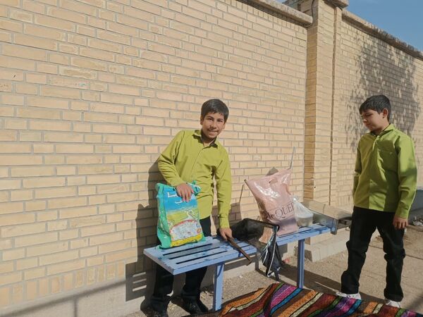 ناهار وحدت با طعم  شادی و لذت در مدرسه شاهد حاج مصلحیان