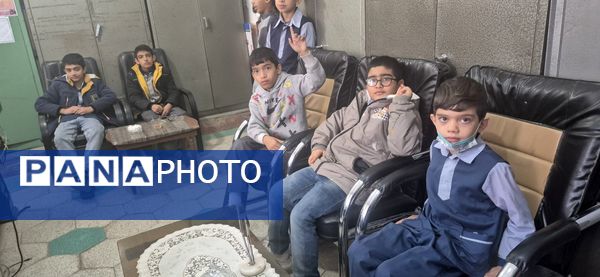 جلسه توجیهی خبرنگاران دبستان نیما کاشمر