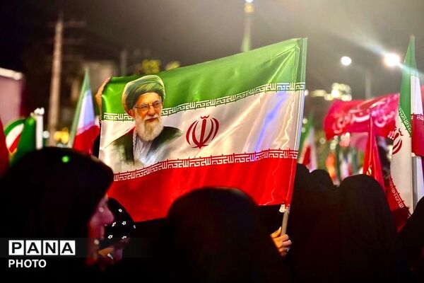 رهبری مقتدر، مردم متحد؛ جلوه ای از همبستگی ملی 