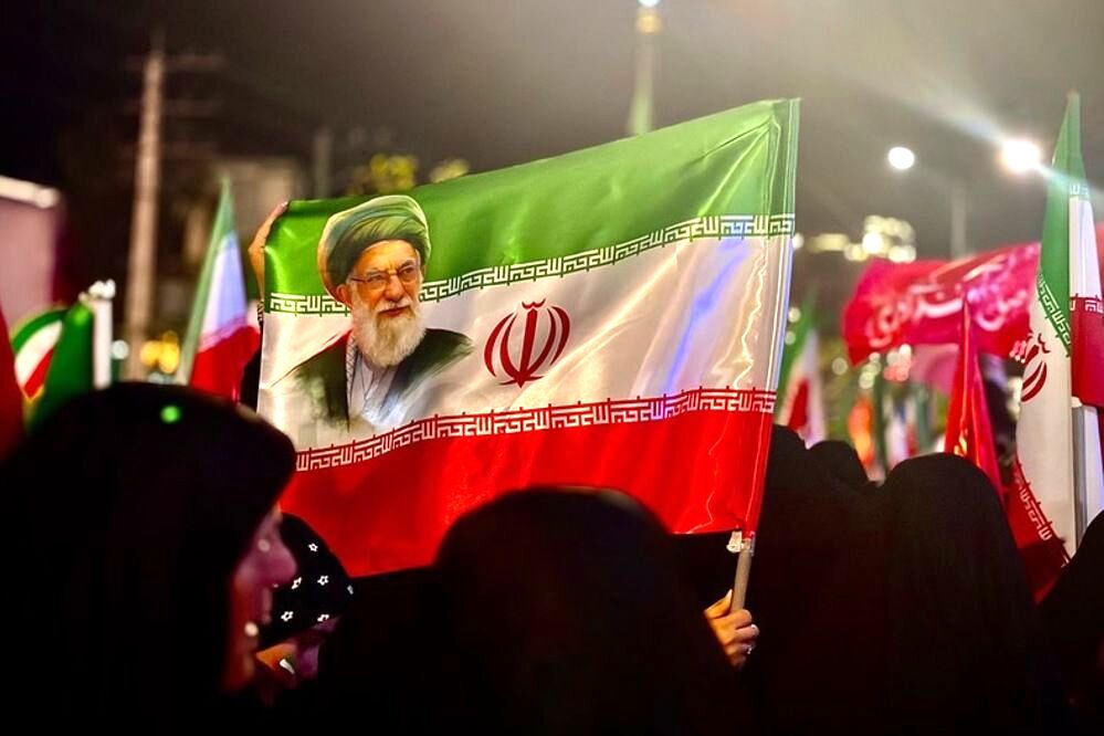 رهبری مقتدر، مردم متحد؛ جلوه ای از همبستگی ملی 