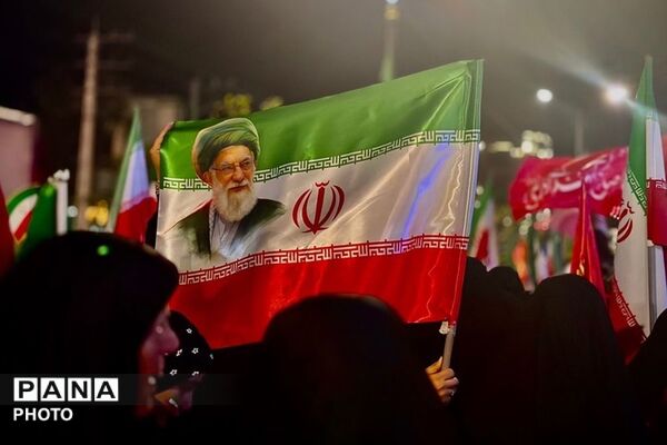 رهبری مقتدر، مردم متحد؛ جلوه ای از همبستگی ملی 