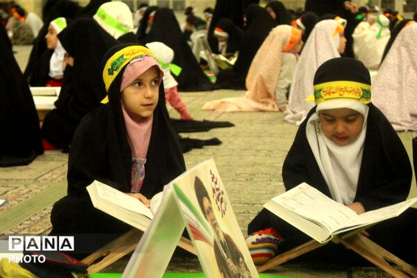  ۵۰۰ حافظ با شهدای بیت رهبری تجدید پیمان کردند