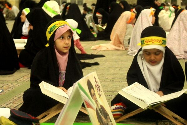  ۵۰۰ حافظ با شهدای بیت رهبری تجدید پیمان کردند