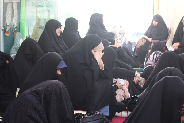 زمزمه عاشقانه دعای عرفه در یادمان 14 شهید گمنام کوه خضر نبی(ع)