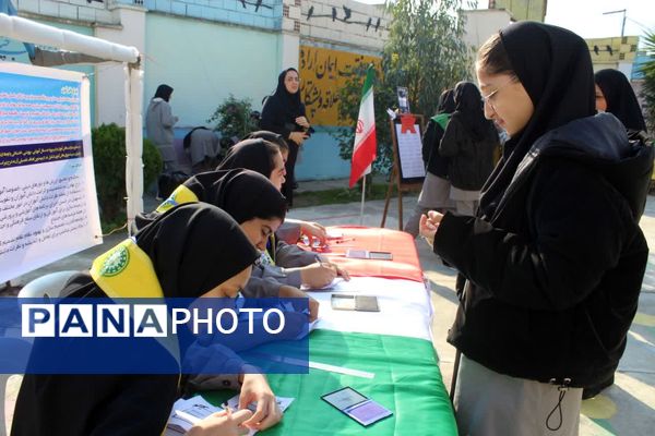 انتخابات شورای دانش‌آموزی در دبیرستان مائده گلوگاه