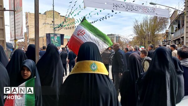 حضور با شکوه پیشتازان فارسان در بدرقه شهیدان سلیمانی و بهرامی