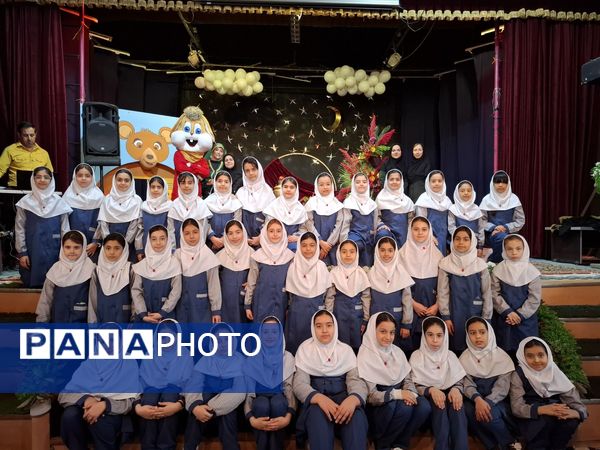 جشن یلدا ۱۴۰۴ در مدرسه ۱۷ شهریور شهرستان بجنورد 