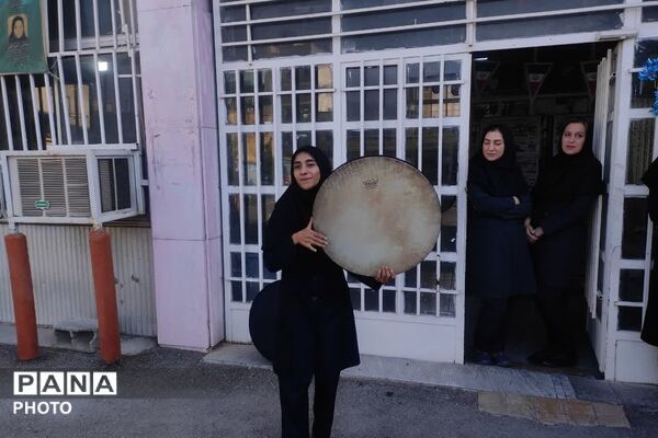 صبحانه سلامت در دبیرستان شهیده بنت‌الهدی صدر