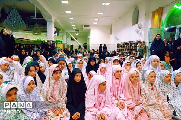 تجدید عهد دختران آرمانی آباده با آرمان‌های رهبر شهید