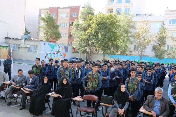آیین بازگشایی مدارس و نواختن زنگ مهر ایثار و شهادت در ناحیه ۶ مشهد 