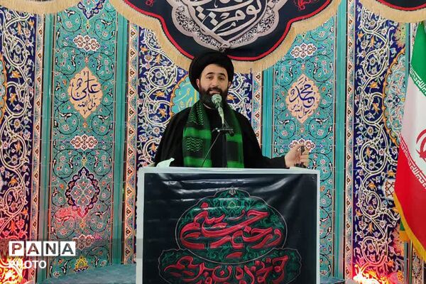 میثاق فیروزکوهی‌ها با راه شهیدان در حریم حسینی، لزوم ایستادگی بر مدار عدالت در مکتب عاشورا