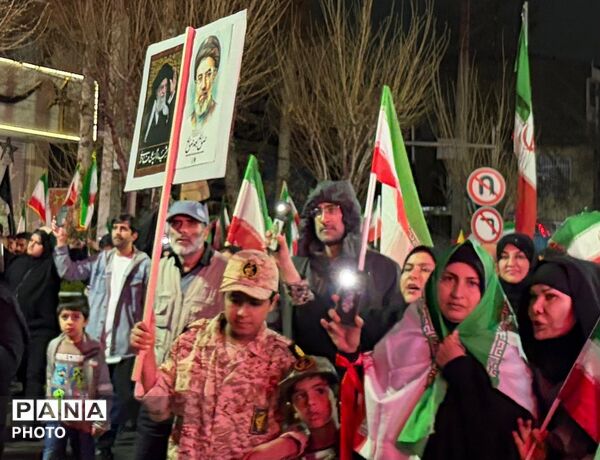 مبارزه مردم کرج  با دشمن آمریکای صهیونی در بیست‌وسوم  راهپیمایی