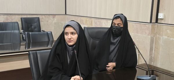 نشست مدیر آموزش‌ و پرورش با اعضای شورای دانش‌آموزی متوسطه اول