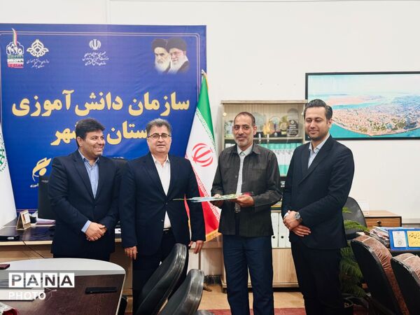 بازدید مدیرکل آموزش و پرورش استان به‌مناسبت سالروز تاسیس سازمان دانش‌آموزی