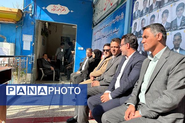 انتخابات الکترونیکی شورای دانش آموزی در دبیرستان صبح روشن شهر قدس