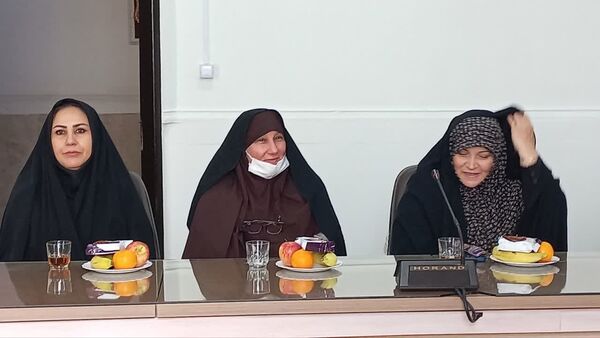  تجلیل از اولیا جانباز و پاسدار دبیرستان شاهد عصمت ناحیه 3 کرج 