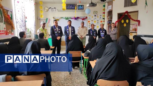 بازدید مدیر سازمان دانش‌آموزی خراسان شمالی از کلاس‌های ضمن خدمت سازمان‌دانش‌آموزی