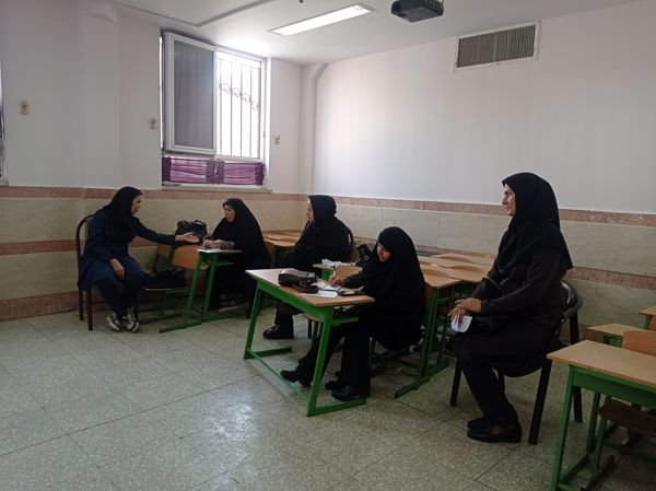 مصاحبه و ارزیابی داوطلبین متقاضی در پست مدیریت مدارس