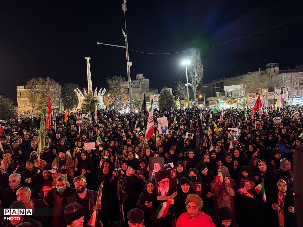 میدان شهید سلیمانی، کانون تجدید پیمان؛ ملت یکپارچه در حمایت از رهبر معظم انقلاب