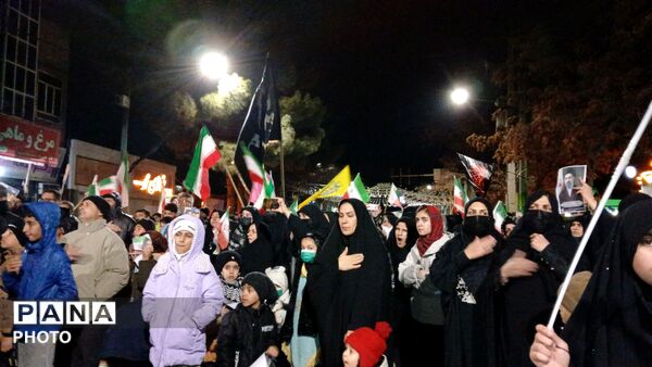راهپیمایی شبانه در شهرستان باخرز