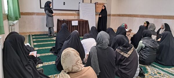 جلسه آموزش خانواده در دبستان هاشمی رفسنجانی  ناحیه یک  مشهد