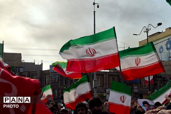 بیعت مردم قرچک با سومین رهبر نظام مقدس جمهوری اسلامی ایران