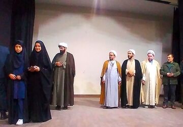 اجلاسیه سراسری نماز دانش‌آموزی با شعار «نماز، الفبای تربیت» در ملایر برگزار شد