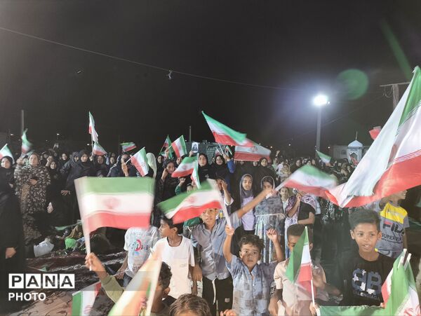 اجتماع پرشور مردم بنهکان (سندرک)؛ تجدید بیعت با رهبری و حمایت از نیروهای مسلح