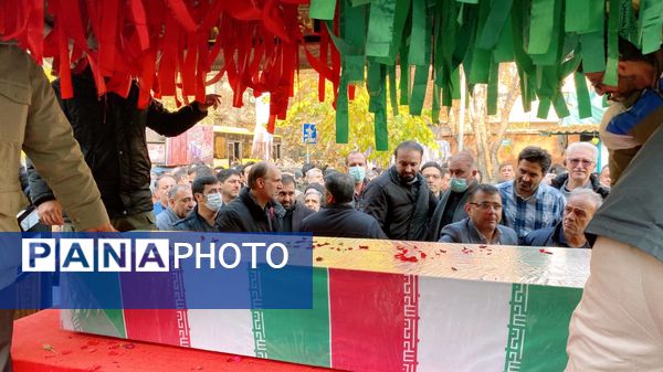 شکوه حضور فرهنگیان مناطق تهران در تشییع شهید گمنام