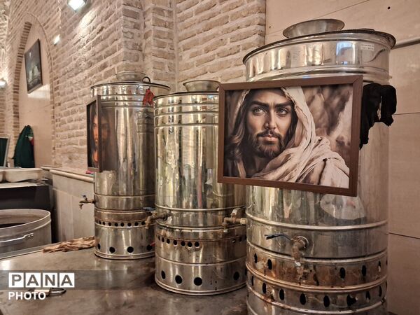 مسجد جامع نیشابور ؛ میزبان هفتمین روز تدفین آقای شهید ایران 
