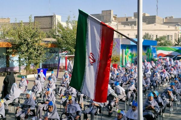 زنگ هفته سلامت روان در مدرسه کودک مسلمان قرچک به صدا در آمد