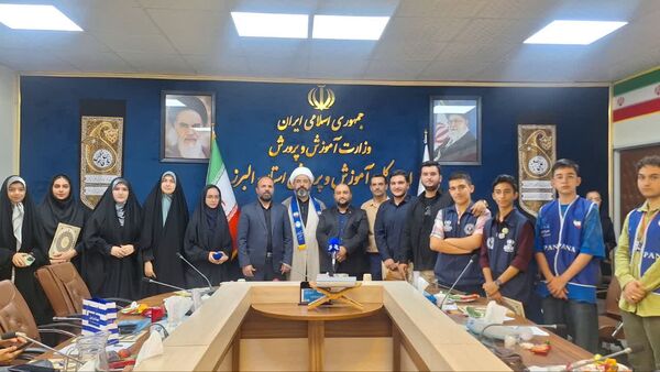 نشست دانش‌آموز خبرنگاران پانا استان البرز با مدیرکل آموزش‌وپرورش به مناسبت روز خبرنگار