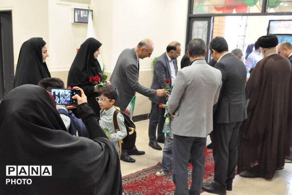  استقبال ورامین از شکوفه‌های دانش‌آموزی 